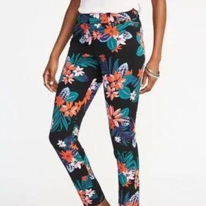 Old Navy Mid-Rise Pixie Ankle Pants for Women